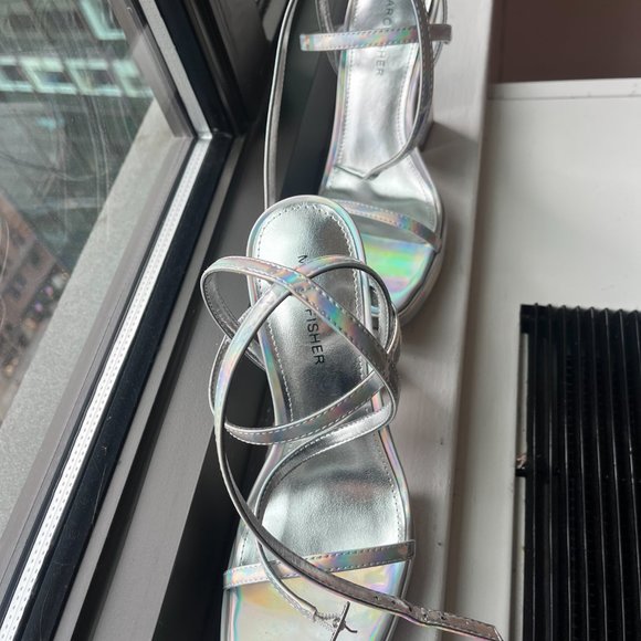 MARC FISHER Acres Platform Strappy Ankle Wrap Sandals - Silver Metallic - 7 - Picture 3 of 4